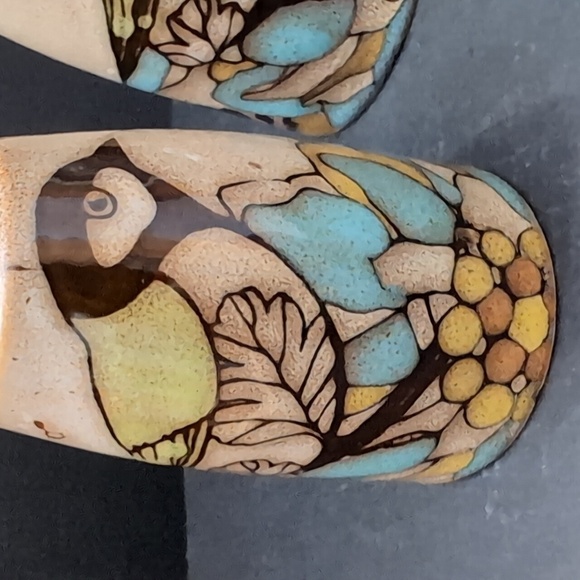 Colorful Ceramic Bird Salt/ Pepper Shakers. - Picture 3 of 8